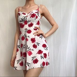 🖤3/$25  white summer dress with rose pattern🖤